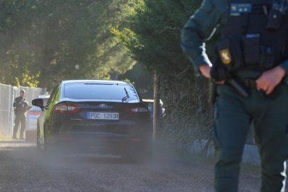 La Guardia Civil registra ya la antigua vivienda de Óscar en Traspinedo tras aparecer el zulo oculto.