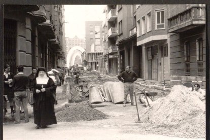 Pavimentación de calle López Gómez en 1971