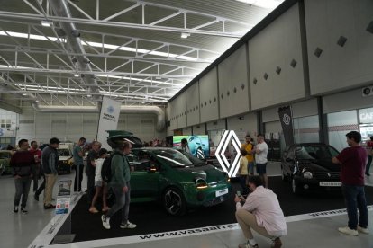 Renault expone en Retro Valladolid sus modelos clásicos tras 75 años en Valladolid