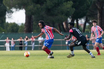 Una acción del Tordesillas 1-0 Almazán en Las Salinas.