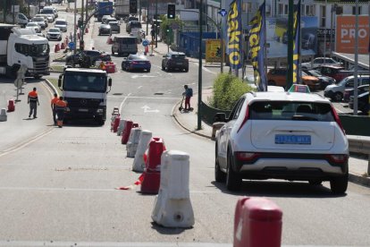 Un momento de las obras en el puente de Daniel del Olmo en Valladolid.