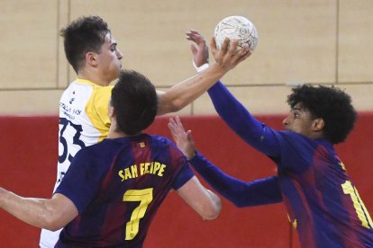 Una acción del Barça Atlétic - Recoletas.