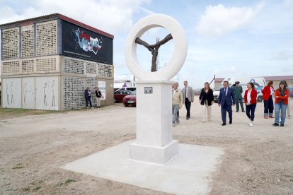 La campa de Villalar espera ya la celebración del Día de Castilla y León.
