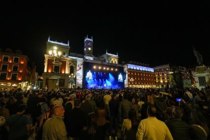 Concierto de Antonio José en la Plaza Mayor de Valladolid