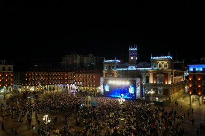 Concierto de Antonio José en la Plaza Mayor de Valladolid