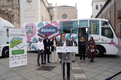 El presidente de la Diputación de Valladolid, Conrado Íscar, presenta las actividades que se va a realizar con motivo del 40 aniversario de los bibliobuses