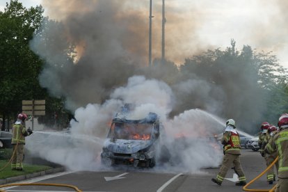 Incendio de un camión en en el paseo Zorrilla