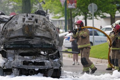 Incendio de un camión en en el paseo Zorrilla, junto a Vallsur.
