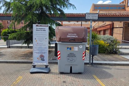 Nuevo contenedor de basura orgánica con apertura mediante tarjeta o QR.