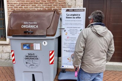Nuevo contenedor para orgánico de apertura con tarjeta.
