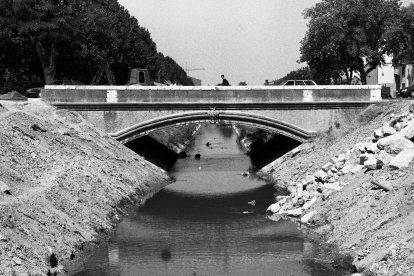 Paseo del Cauce en otra época.