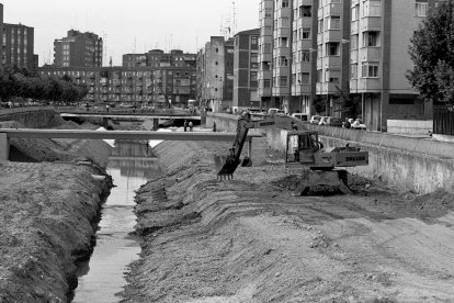 Paseo del Cauce en otra época.