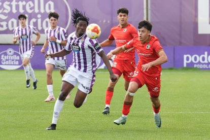 Una acción del Promesas - Burgos B en los Anexos.