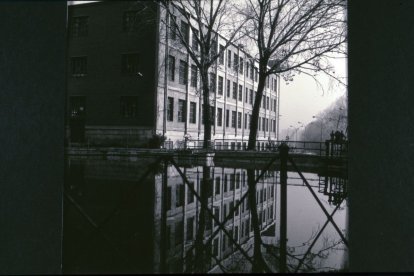 Dársena del Canal de Castilla de la avenida de Gijón.
