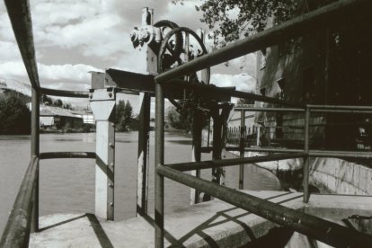 Dársena del Canal de Castilla en 1999.