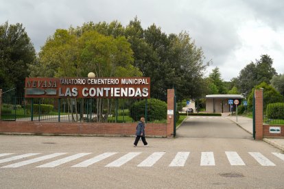 Tanatorio y cementerio municipal Las Contiendas en la Avenida de Gijón.