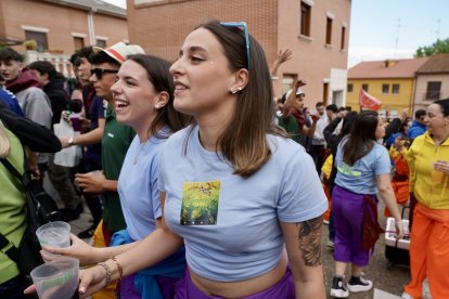 La Peña Los Torreznos invita a disfrutar y reencontrarse durante el Pregón que inicia las fiestas de San Juan en Arroyo.