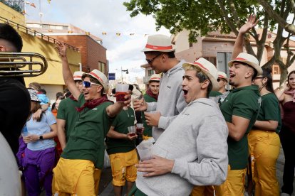 La Peña Los Torreznos invita a disfrutar y reencontrarse durante el Pregón que inicia las fiestas de San Juan en Arroyo.