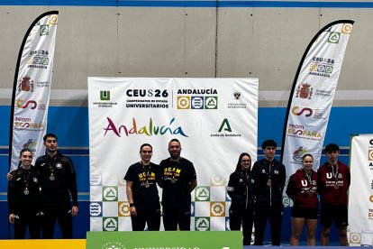 Medalla de bronce en Dobles mixtos de bádminton: Daniela Corchón y Pablo Martín.