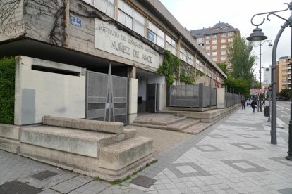 IES Núñez de Arcies en la plaza Poniente