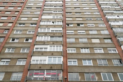 Viviendas contiguas a la plaza Poniente en la actualidad