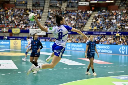 Una acción del Bera Bera - Aula de Copa de la Reina.