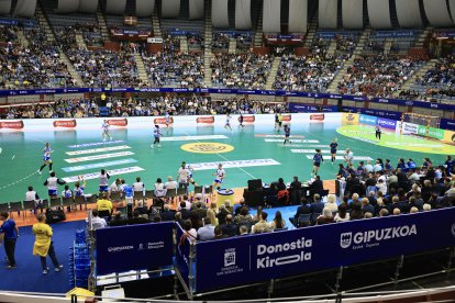 Una acción del Bera Bera - Aula de Copa de la Reina.