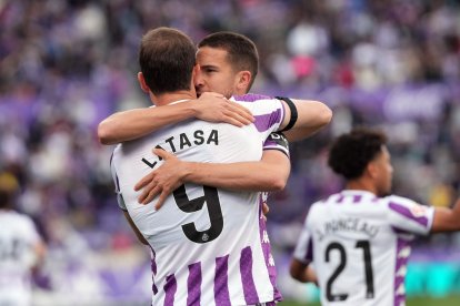 Imágenes que valen una permanencia en en Real Valladolid-Zaragoza.