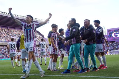 Imágenes que valen una permanencia en en Real Valladolid-Zaragoza.
