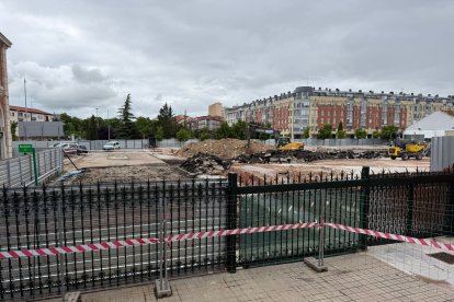 Situación actual de los terrenos que anteriormente estaban ocupados por la estación Gourmet y donde se construirá el aparcamiento subterráneo