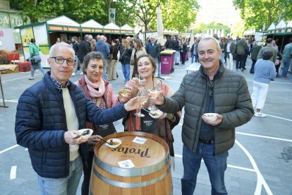 Cita gastronómica 'Vinos + Tapas' en la Acera de Recoletos de Valladolid.