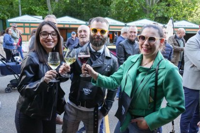 Cita gastronómica 'Vinos + Tapas' en la Acera de Recoletos de Valladolid.