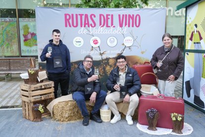 Cita gastronómica 'Vinos + Tapas' en la Acera de Recoletos de Valladolid.