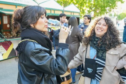 Cita gastronómica 'Vinos + Tapas' en la Acera de Recoletos de Valladolid.