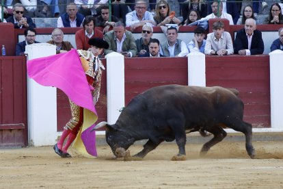 Primer toro de Sergio Rodríguez con toros de El Pilar.