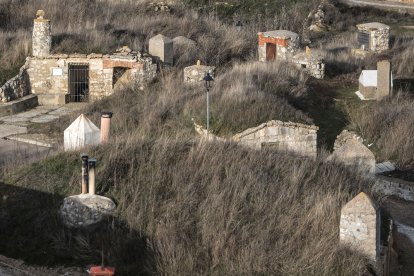 Mucientes mantiene más de 200 bodegas subterráneas, testimonio de una tradición vinícola con más de cinco siglos de historia.
