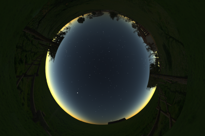 Vista a través de ojo de pez de la localización para el eclipse desde