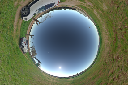 Imagen de ojo de pez de las vistas del eclipse total de sol en San Miguel del Pino
