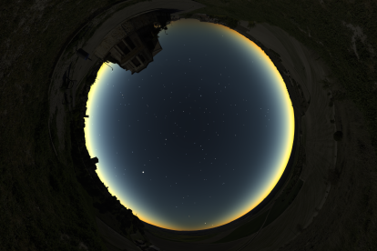 Vista de ojo de pez del eclipse solar desde Potillo