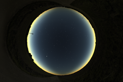 Perspectiva de ojo de pez del eclipse en Íscar