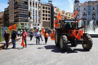 Concentración y manifestación de las Opas para exigir apoyos para garantizar el futuro del campo.