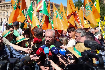 Concentración y manifestación de las Opas para exigir apoyos para garantizar el futuro del campo.