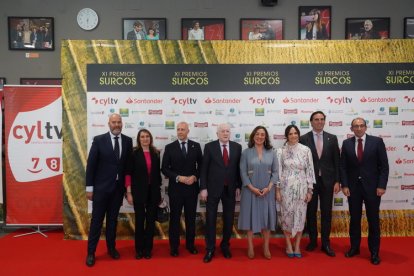 Autoridades asistentes a la XI edición de los Premios Surcosnde CyLTV