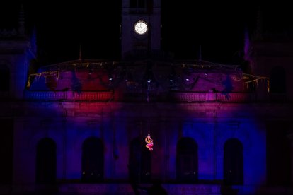 Actuación de Gratte Ciel en la plaza Mayor