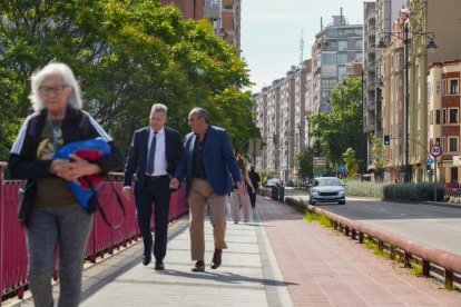 Puente Adolfo Suárez junto al paseo del Hospital Militar