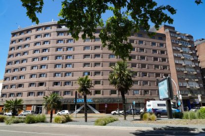 Hotel Zentral en el paseo del Hospital Militar