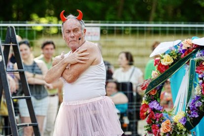 ‘La última y nos vamos’, de la compañía Trapu Zaharra, en la cuarta jornada del TAC