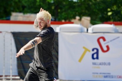 Danza del dúo que integra la compañía Le grande jeté con su espectáculo ‘Répliques’.
