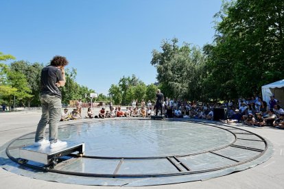Danza del dúo que integra la compañía Le grande jeté con su espectáculo ‘Répliques’.