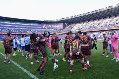 El Deportivo celebra el ascenso en Zorrilla.